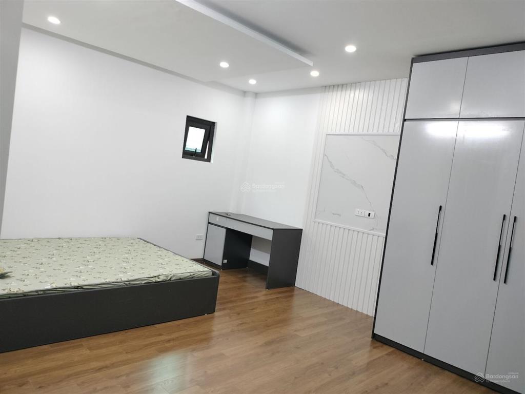 Nhà pl sát lò đúc 42m 5t thang máy, lô góc 3 thoáng, ngõ ô tô, ở và làm văn phòng ổn nhỉnh 12 tỷ