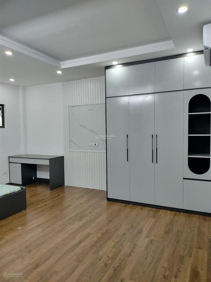 Nhà pl sát lò đúc 42m 5t thang máy, lô góc 3 thoáng, ngõ ô tô, ở và làm văn phòng ổn nhỉnh 12 tỷ
