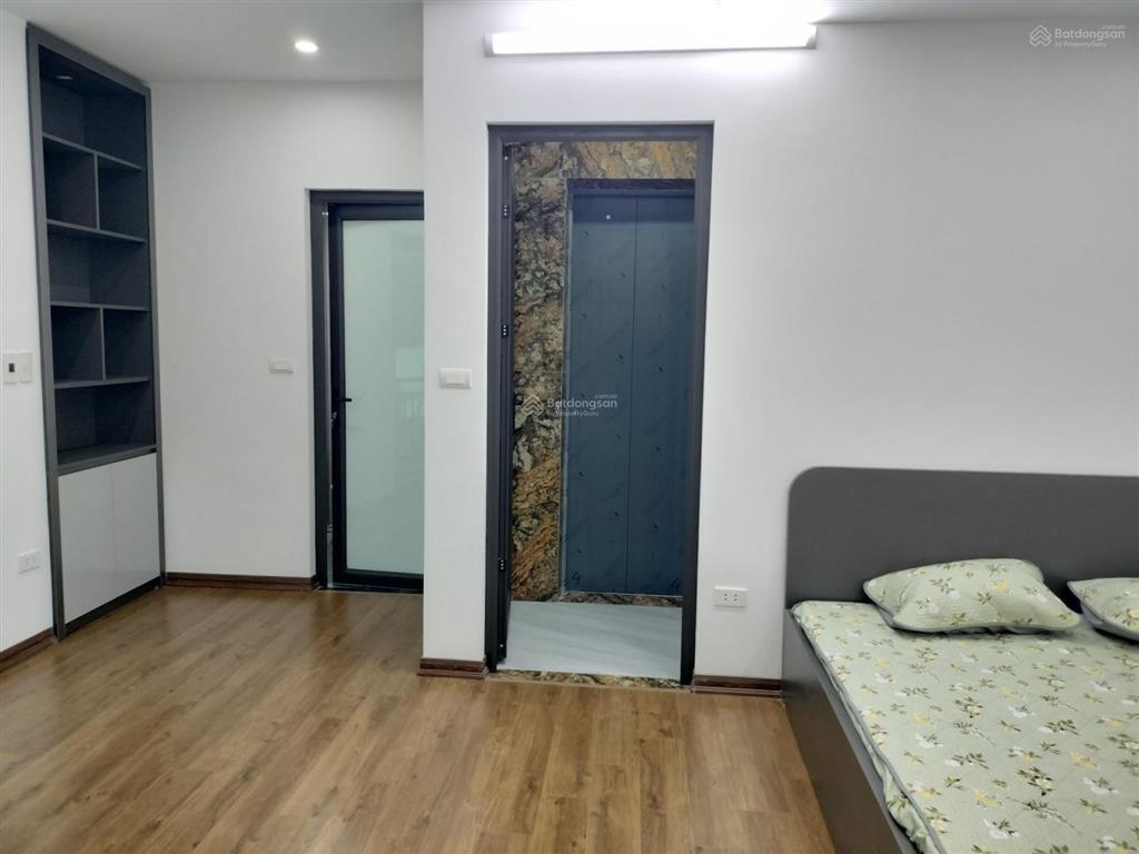 Nhà pl sát lò đúc 42m 5t thang máy, lô góc 3 thoáng, ngõ ô tô, ở và làm văn phòng ổn nhỉnh 12 tỷ
