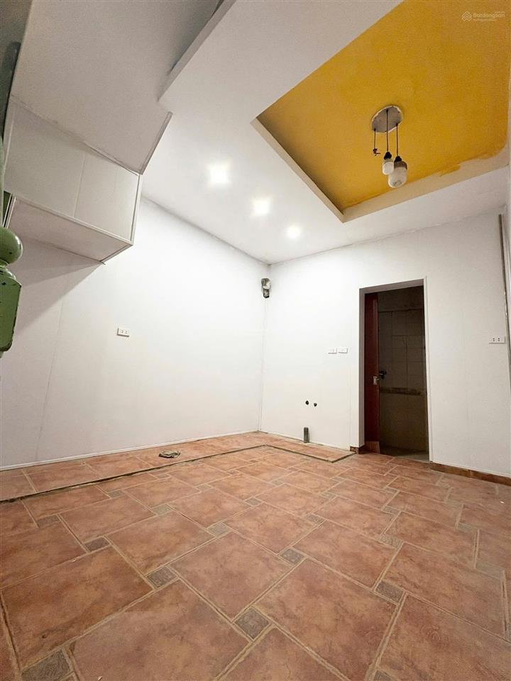 Chính chủ bán nhà ngã tư sở 38m 4t ô tô đỗ cửa, kinh doanh, 2 thoáng, giữ tiền hợp lý nhỉnh 8 tỷ
