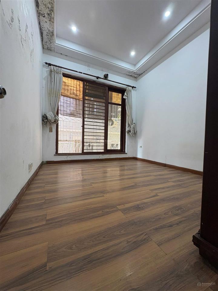 Chính chủ bán nhà ngã tư sở 38m 4t ô tô đỗ cửa, kinh doanh, 2 thoáng, giữ tiền hợp lý nhỉnh 8 tỷ