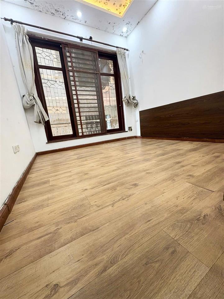 Chính chủ bán nhà ngã tư sở 38m 4t ô tô đỗ cửa, kinh doanh, 2 thoáng, giữ tiền hợp lý nhỉnh 8 tỷ