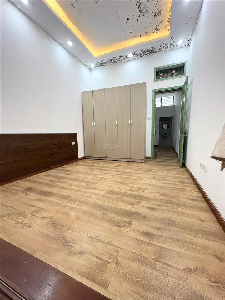 Chính chủ bán nhà ngã tư sở 38m 4t ô tô đỗ cửa, kinh doanh, 2 thoáng, giữ tiền hợp lý nhỉnh 8 tỷ