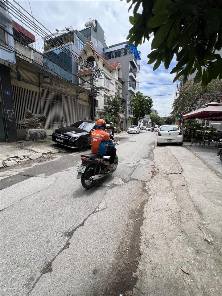 Bán nhà giải phóng 65m 7t vỉa hè, ô tô tải tránh nhau, ở và làm văn phòng, thang máy chờ nhỉnh 23ty