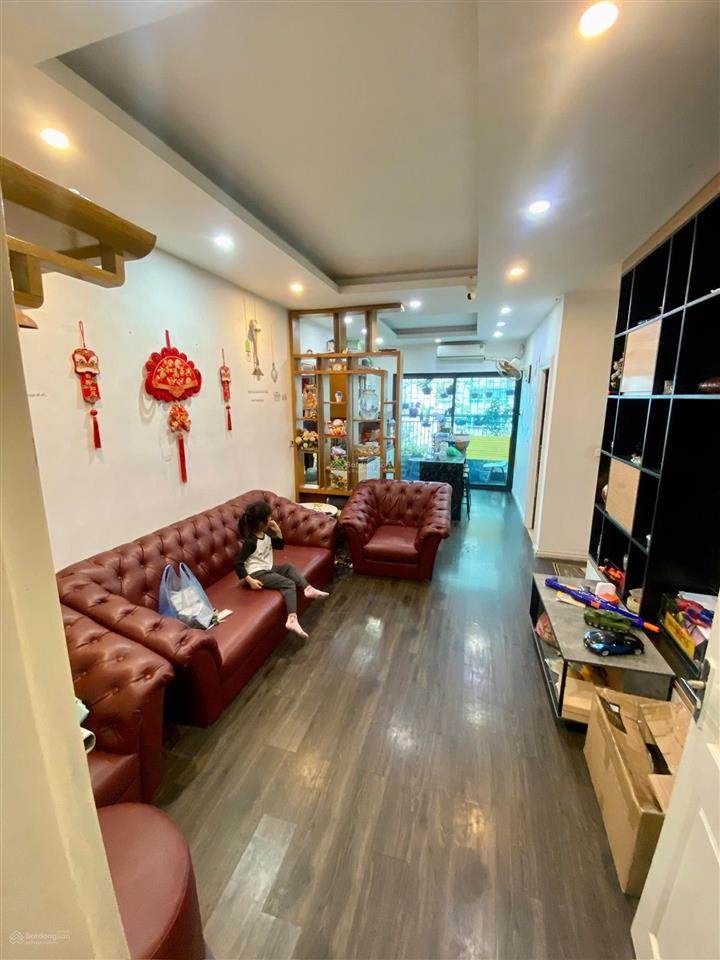 Chính chủ bán chung cư nguyễn đức cảnh 70m 2pn ở ngay, tiện ích bạt ngàn, gần hồ đền lừ nhỉnh 4tỷ