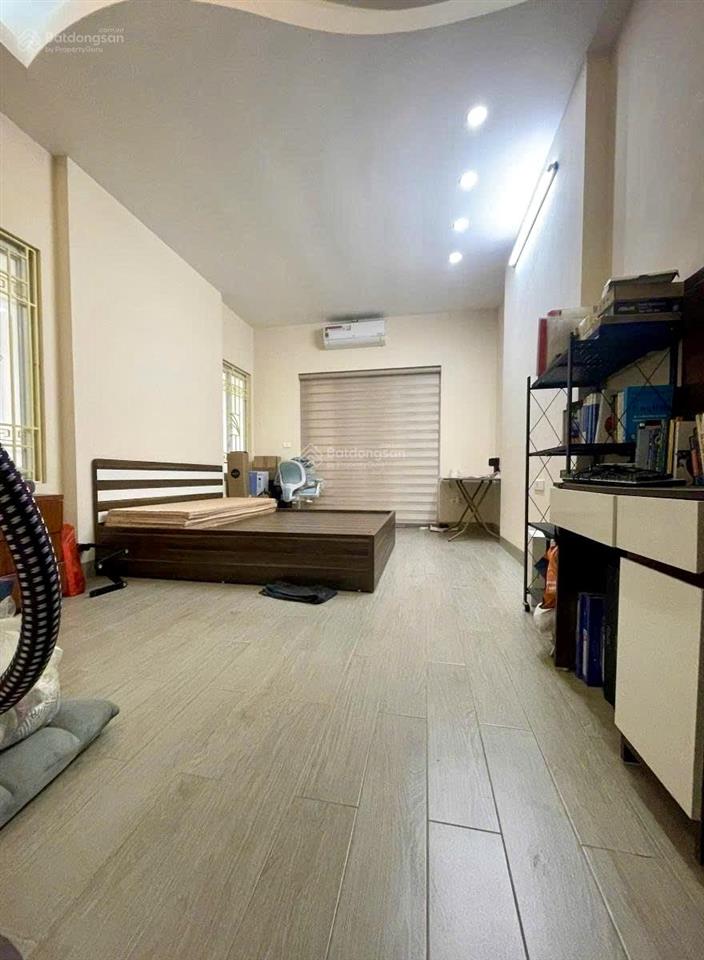 Bán nhà trường chinh 40m 5t lô góc, dân xây, nhiều thoáng, ngay gần đh y, dân trí cao nhỉnh 11tỷ