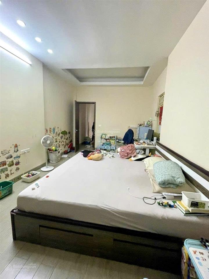 Bán nhà trường chinh 40m 5t lô góc, dân xây, nhiều thoáng, ngay gần đh y, dân trí cao nhỉnh 11tỷ