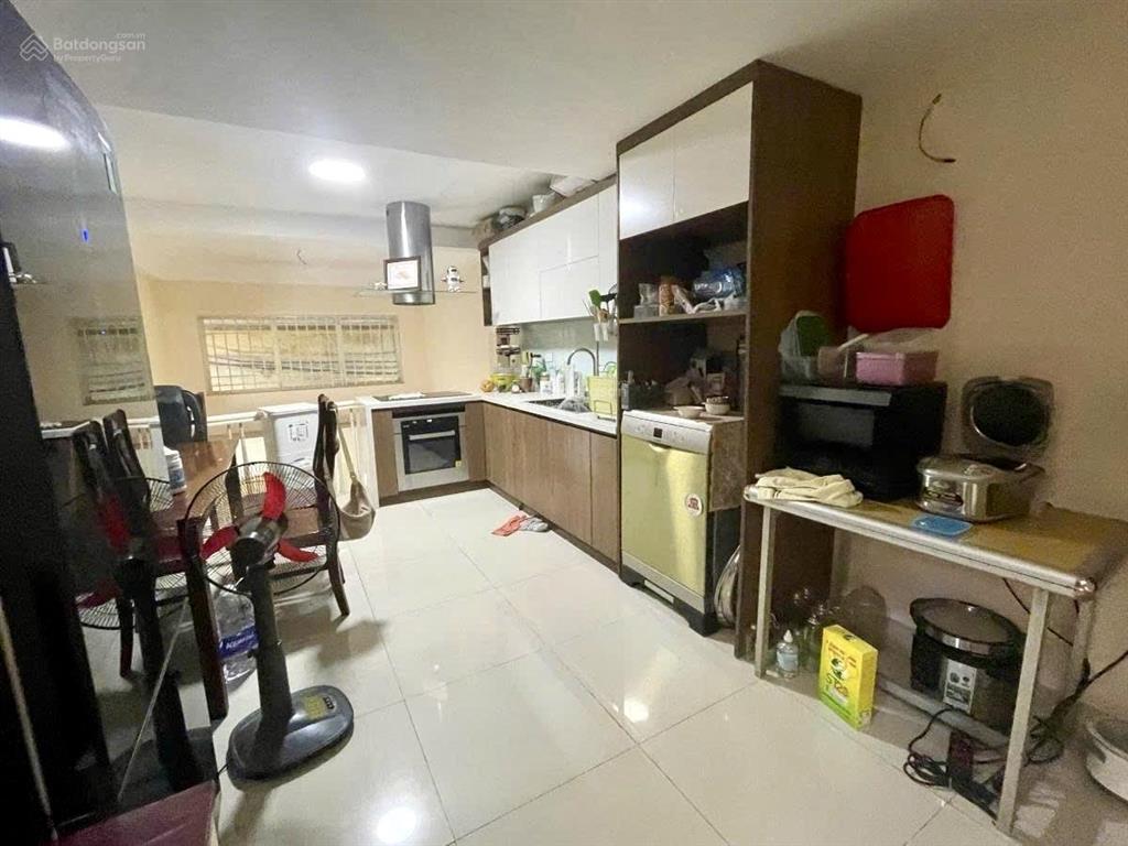 Bán nhà trường chinh 40m 5t lô góc, dân xây, nhiều thoáng, ngay gần đh y, dân trí cao nhỉnh 11tỷ