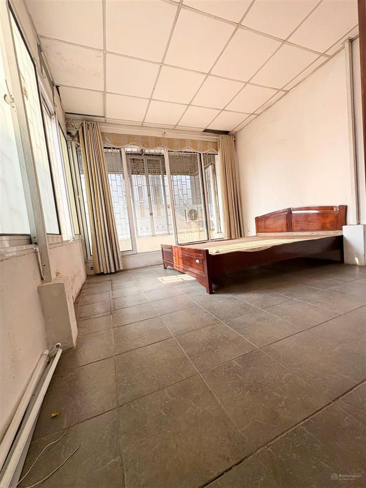 Bán gấp nhà tôn thất tùng 38m2 4t ô tô vào, kinh doanh, thoáng trước sau nhỉnh 7tỷ  0979 384 ***