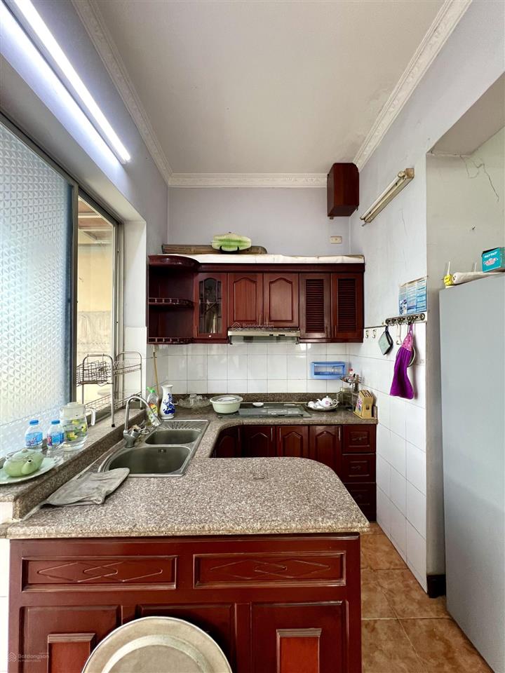 Chính chủ cần bán gấp chung cư định công 70m 2pn nội thất cơ bản, lô góc thoáng sáng nhỉnh 4tỷ
