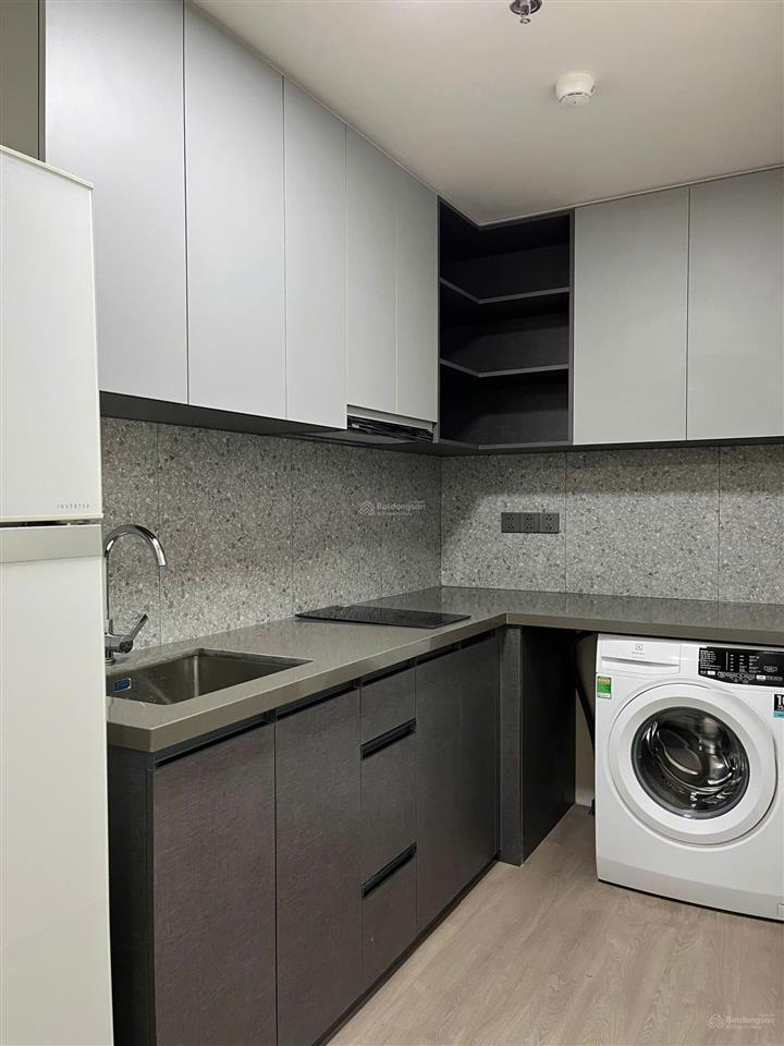 Nhà mới hoàn thiện cần cho thuê căn 1 ngủ chỉ 8.5tr/th, miễn phí quản lý, ô tô đỗ dưới hầm