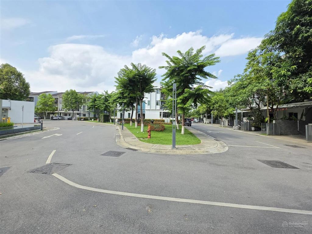 Bán bt liền kề  parkcity hà nội  lê trọng tấn  dương nội  dt 120m2, 3 tầng, full nội thất
