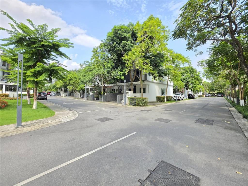 Bán bt liền kề  parkcity hà nội  lê trọng tấn  dương nội  dt 120m2, 3 tầng, full nội thất