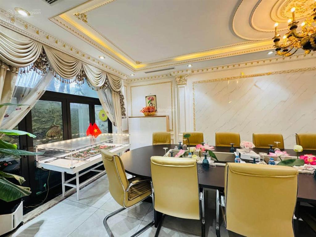 Bán bt lô góc kinh doanh  dt 170m2  5 tầng  thang máy  full nội thất 6 sao  kđt trung văn