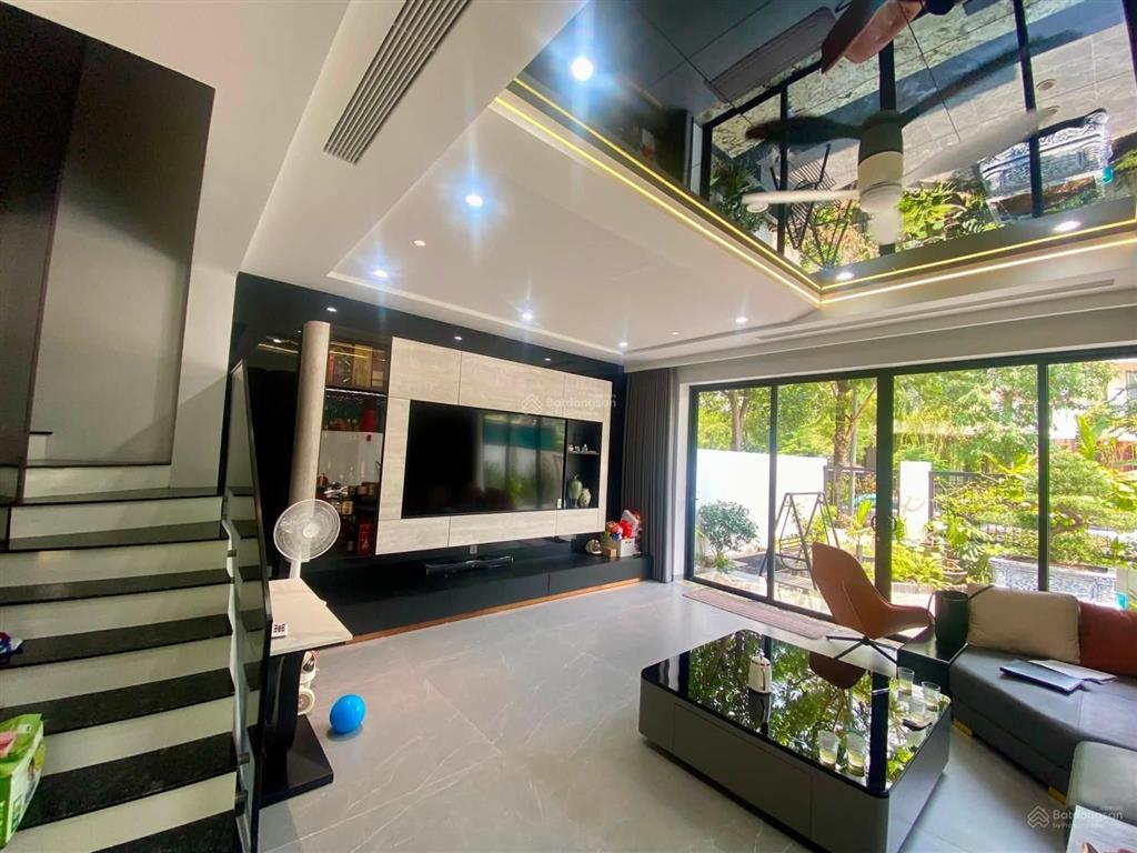 Bán bt vip geleximco khu d  dt200m2  4 tầng  thang máy  full nội thất tiền tỷ  view vường hoa