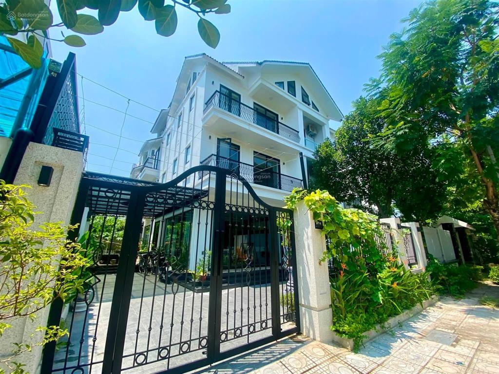 Bán bt vip geleximco khu d  dt200m2  4 tầng  thang máy  full nội thất tiền tỷ  view vường hoa