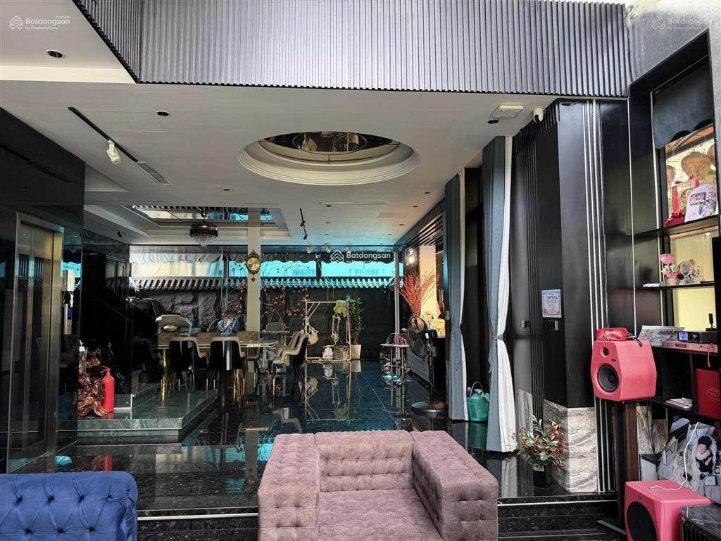Bán bt geleximco  dt 200m2  thang máy  full nội thất tiền tỷ đá thạch anh  bể bơi  bể cá koi