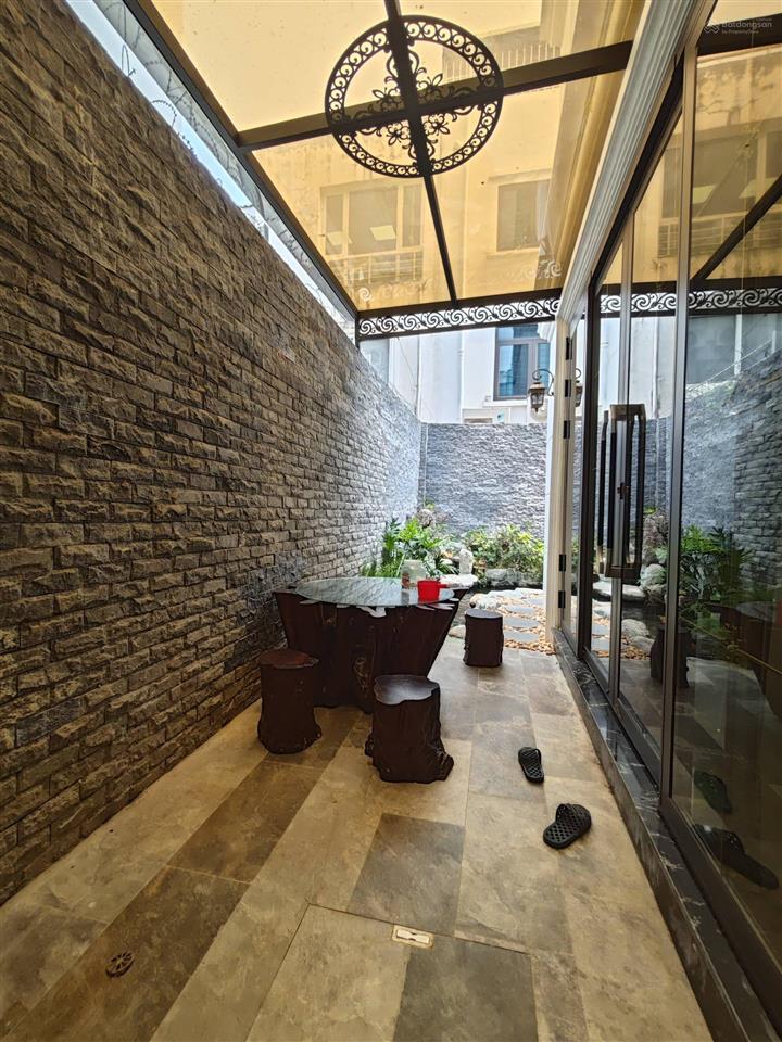 Bán bt kđt văn phú  hà đông dt 200m2  thang máy  dàn pin năng lượng mặt trời full mái  ở sướng