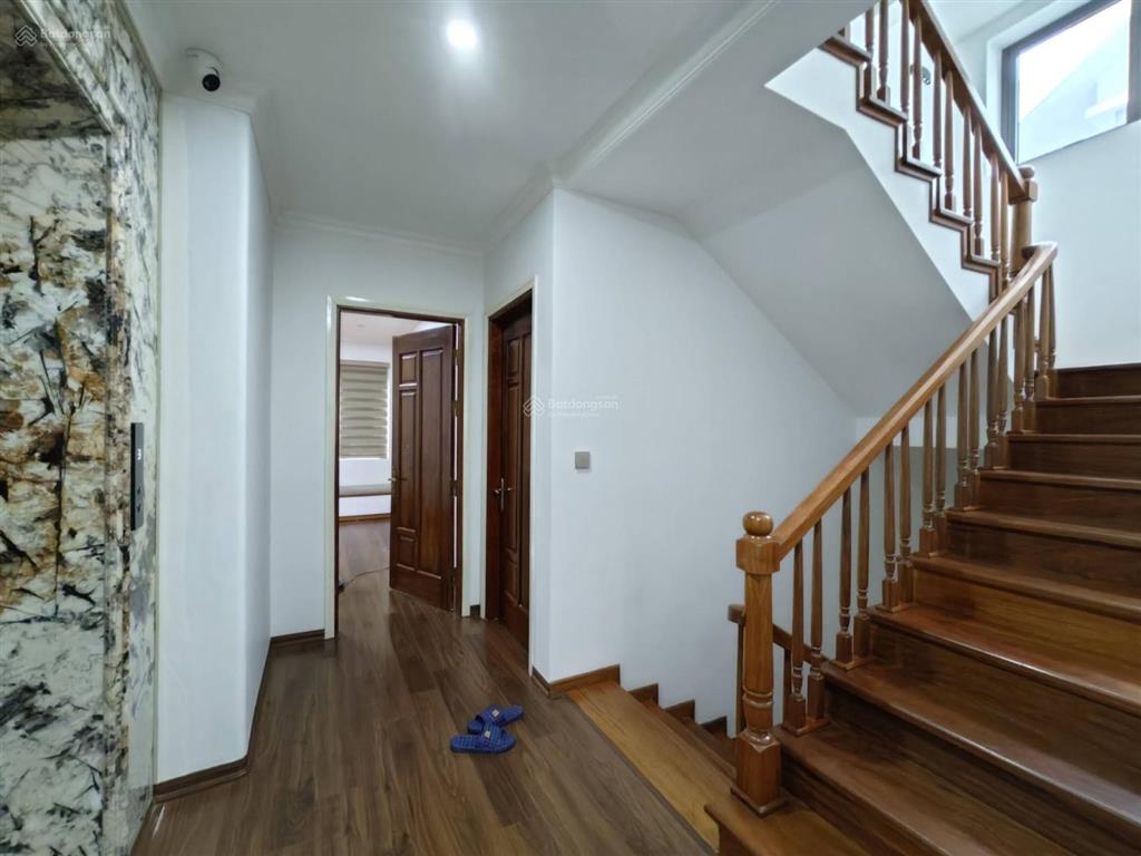 Bán bt kđt văn phú  hà đông dt 200m2  thang máy  dàn pin năng lượng mặt trời full mái  ở sướng