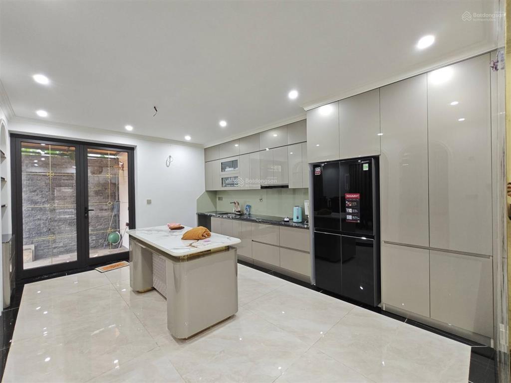 Bán bt kđt văn phú  hà đông dt 200m2  thang máy  dàn pin năng lượng mặt trời full mái  ở sướng
