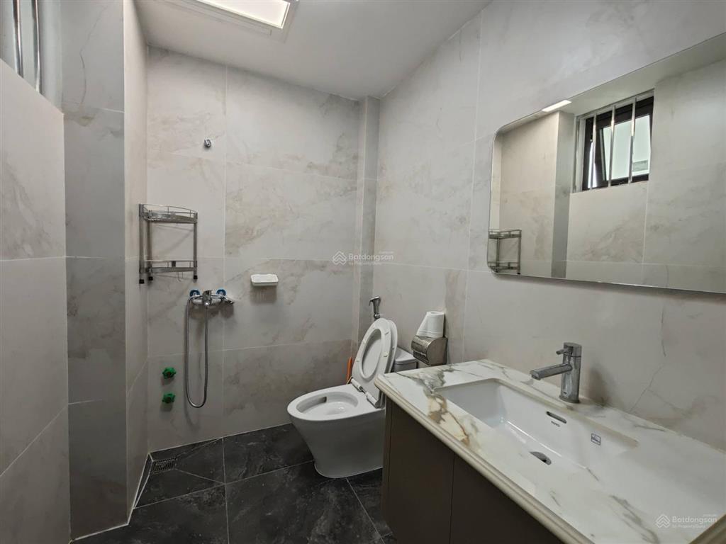 Bán bt kđt văn phú  hà đông dt 200m2  thang máy  dàn pin năng lượng mặt trời full mái  ở sướng