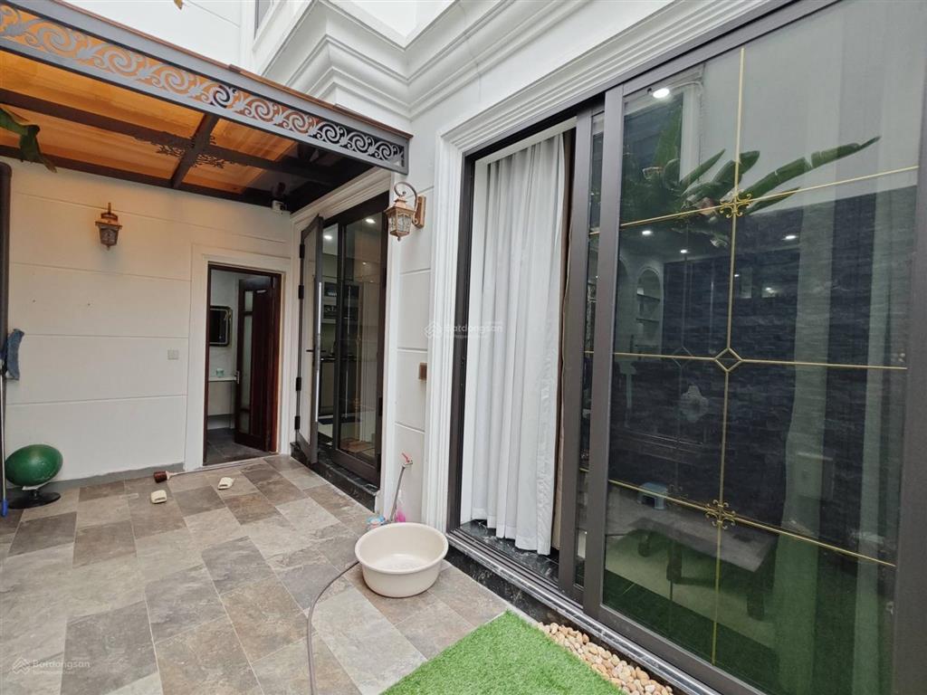 Bán bt kđt văn phú  hà đông dt 200m2  thang máy  dàn pin năng lượng mặt trời full mái  ở sướng