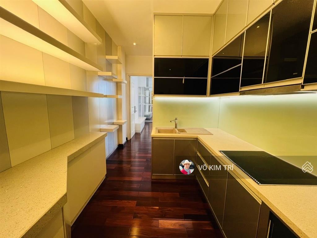 Quận 1 cc phan liêm lầu 1 shr 44,5m ban công view đẹp giá 4,35 tỷ