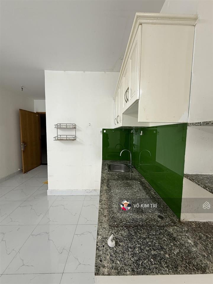 Tân phú cc 8x đầm sen 2pn 1wc có thang máy giá 2,5 tỷ