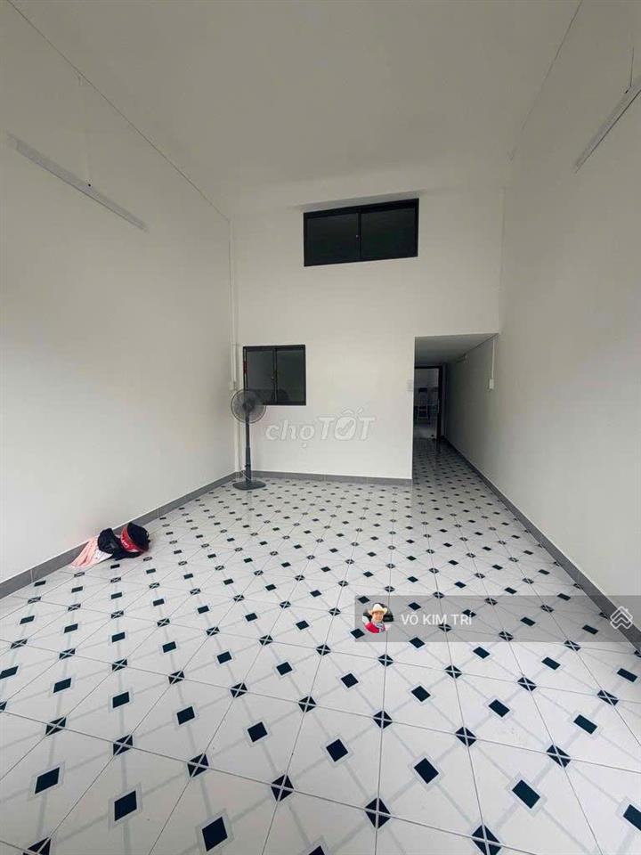 Quận 5 cc 177 phùng hưng lầu 2 shr dtsd 60m 2pn có ban công giá 2,55 tỷ