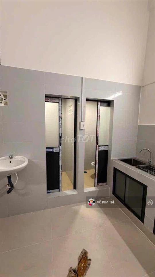 Quận 5 cc 177 phùng hưng lầu 2 shr dtsd 60m 2pn có ban công giá 2,55 tỷ