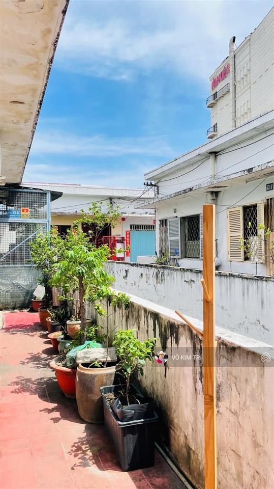 Quận 5  cc 671 nguyễn trãi dtsd 92m 2pn giá 2,39tỷ