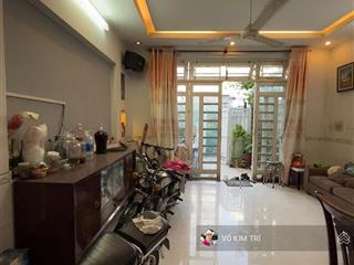 Giá 5,3 tỷ nhà 2 tầng 80m shr 3pn 2wc khu hiếm người bán