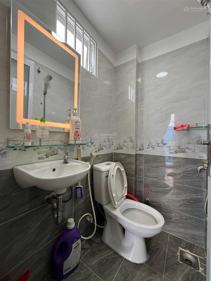Giá 3,5 tỷ nhà 3 tầng shr 3pn 2wc mặt tiền kd ô tô đỗ ngày đêm