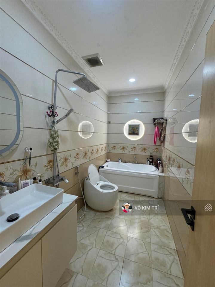Giá 6,2 tỷ tầng trệt cc hồ biểu chánh shr 3pn 2wc khu hải quan