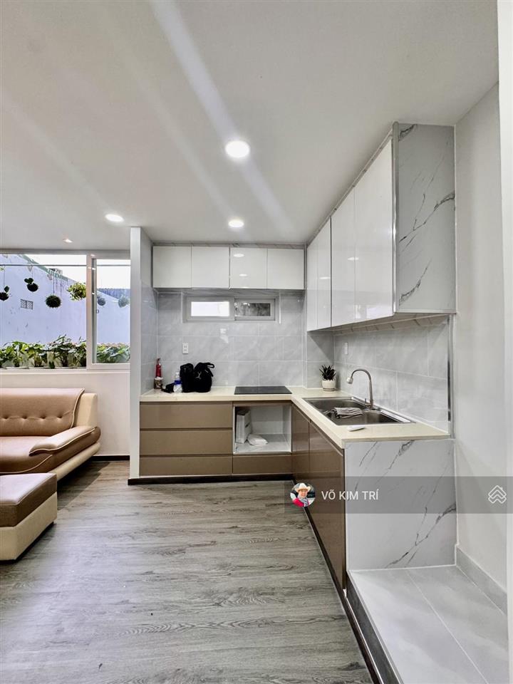Giá 2,99tỷ bình thạnh cc 234 phan văn trị shr có thang máy 2pn 2wc