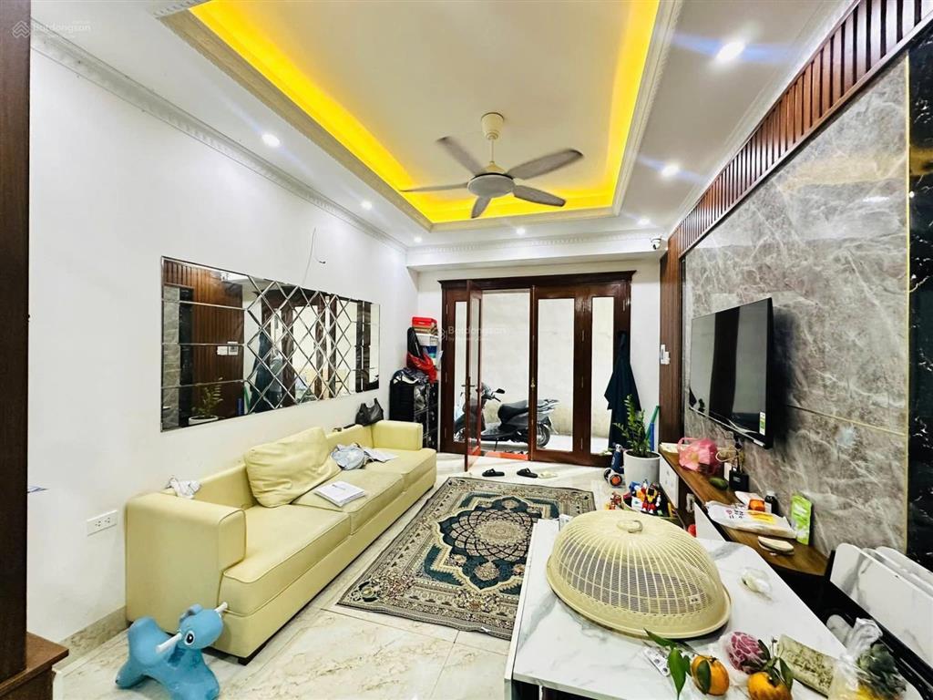 Bán nhà hồ tùng mậu cách 30m ra ô tô đầy đủ đồ ở ngay