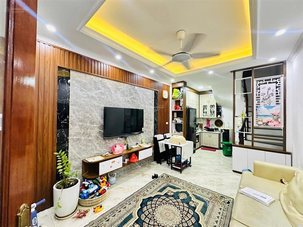 Bán nhà hồ tùng mậu cách 30m ra ô tô đầy đủ đồ ở ngay