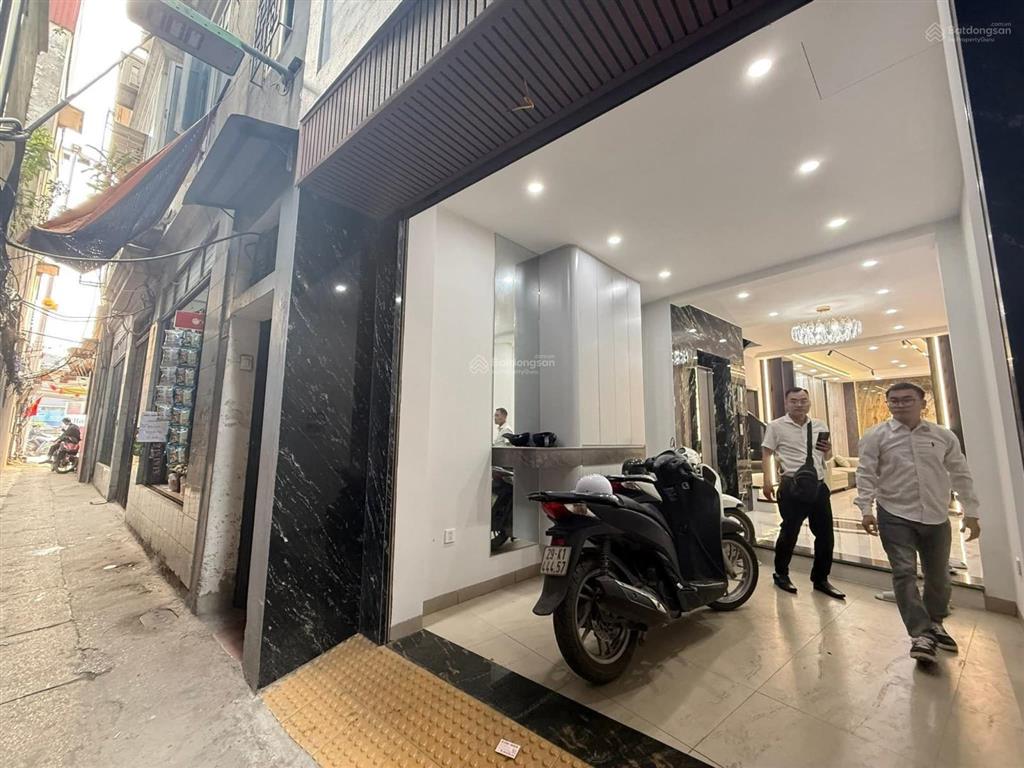 Bán nhà phố lò đúc 15m ra ô tô 6 tầng thang máy full nội thất cao cấp