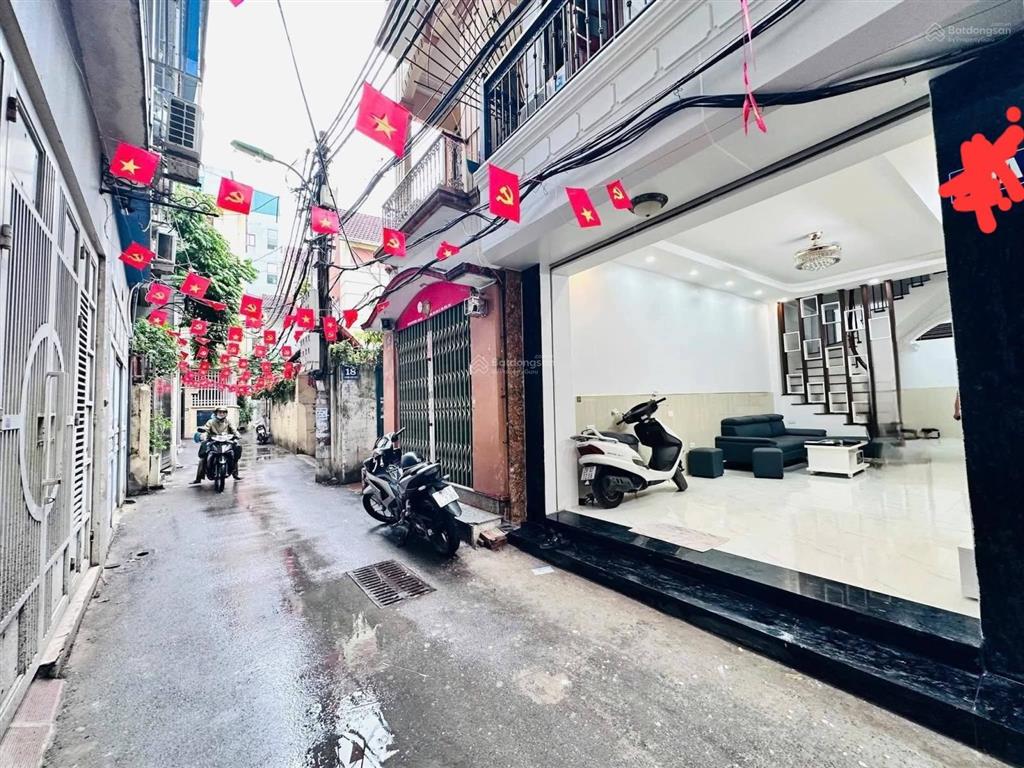 Bán nhà cầu giấy ô tô đỗ cửa lô góc  ngõ thông kinh doanh  giá tốt nhất khu vực