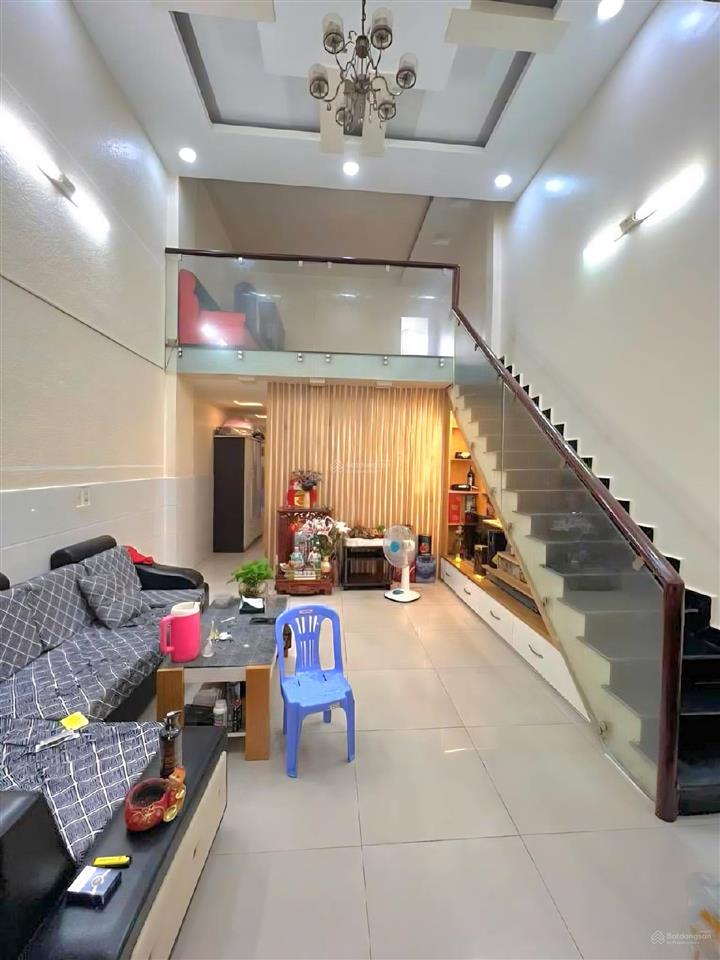 Bán nhà đẹp liền hương lộ 3  aeon mall tân phú  ( 4x18m )