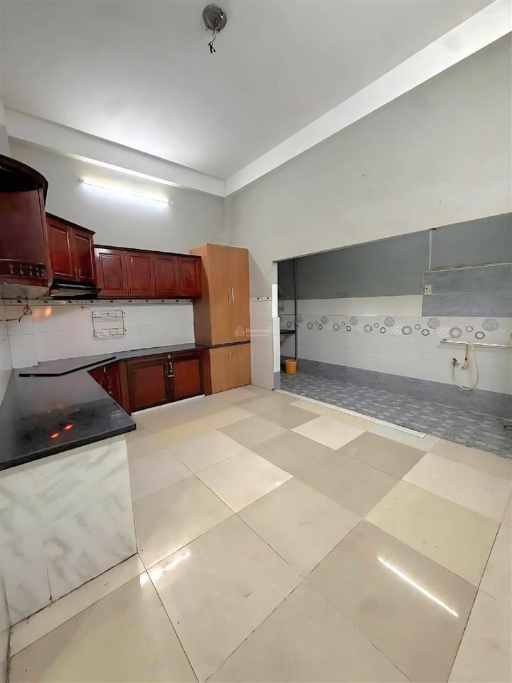 Mặt tiề.n cạnh lê trọng tấ.n  aeo.n maill tphu  kinh doanh  ( 5x18m )