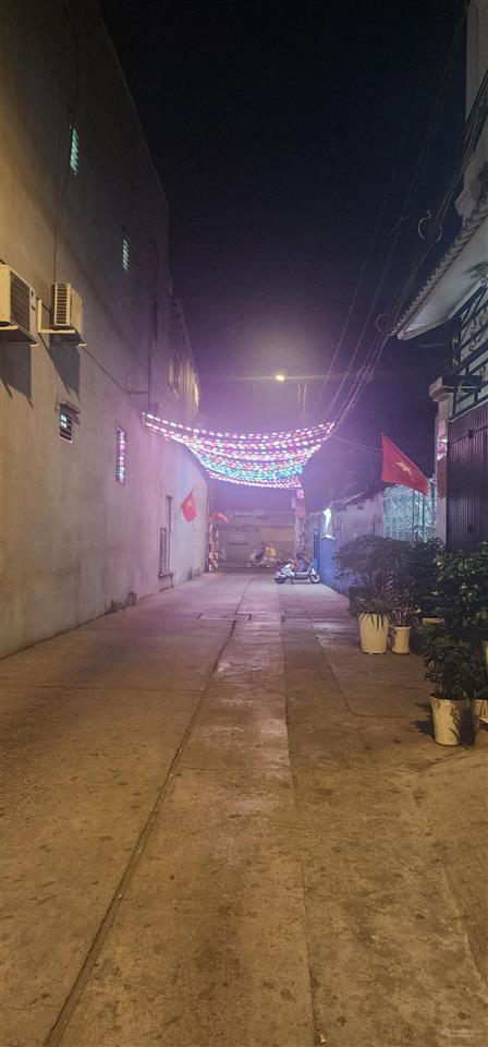 Bán nhà liền kề tỉn.h lộ 10  khu tên lử.a  hẻm xe hơi  ( 4x20m )
