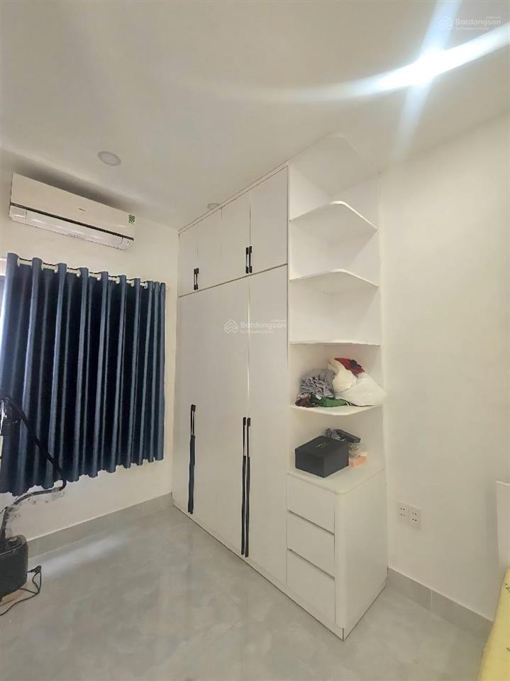 Bán nhà đẹp cạnh tâ.n kỳ tân quý  hẻm xe hơi  ( 5.2x14m )