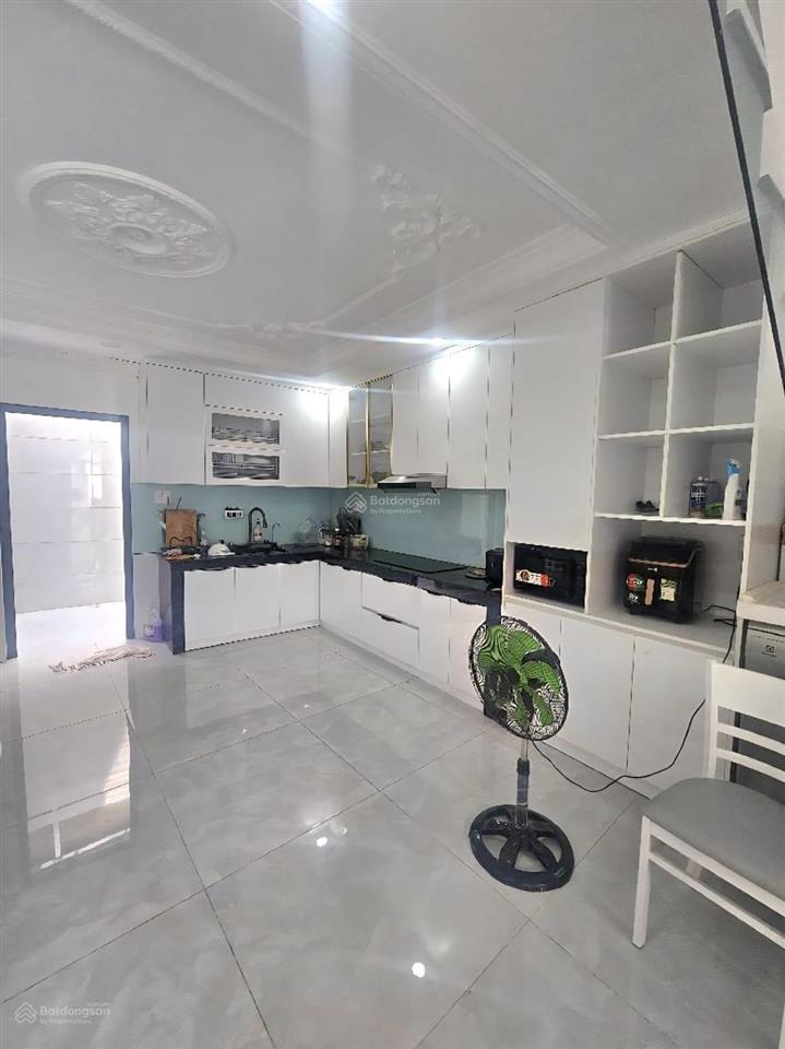 Bán nhà đẹp cạnh tâ.n kỳ tân quý  hẻm xe hơi  ( 5.2x14m )