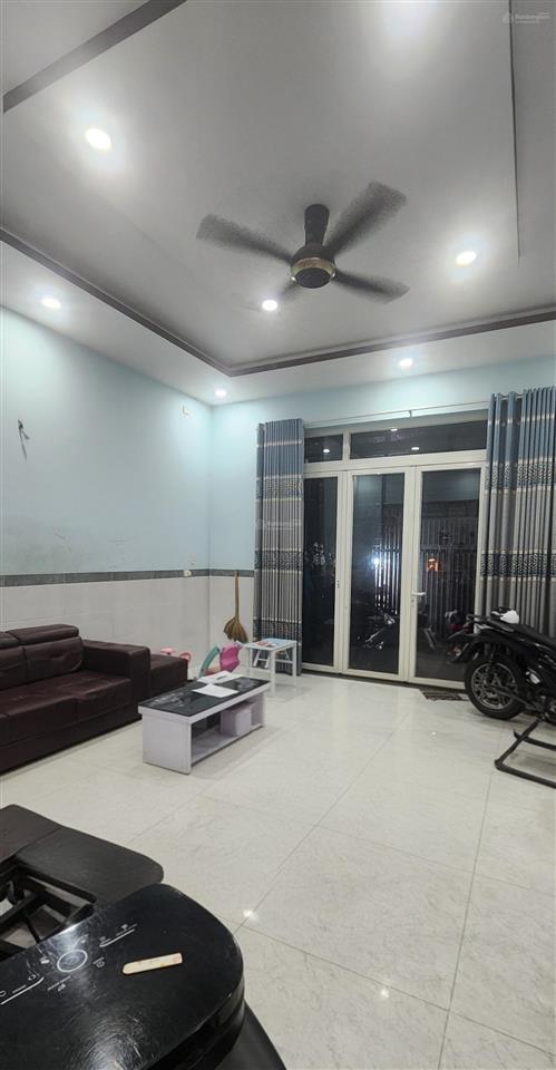 Bán nhà đẹp cạnh tâ.n kỳ tân quý  hẻm xe hơi  ( 5.6x16m )