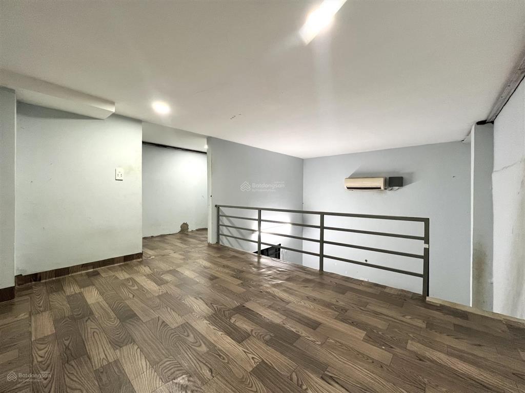 Cho thuê căn gác 40m2 trệt lầu 2wc nội thất cơ bản 4ng4xe đường 3/2 gần đh kinh tế ueh quận 10