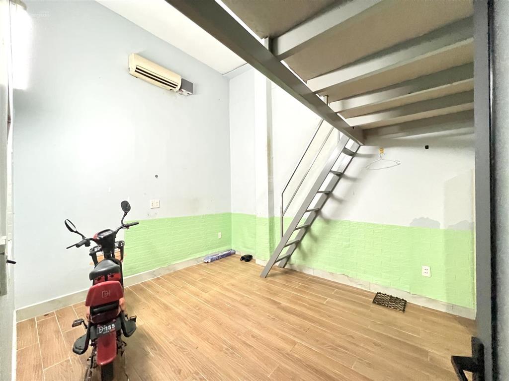 Cho thuê căn gác 40m2 trệt lầu 2wc nội thất cơ bản 4ng4xe đường 3/2 gần đh kinh tế ueh quận 10