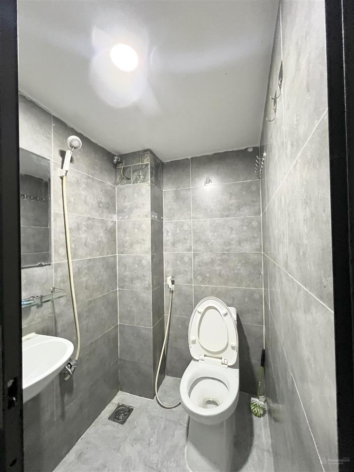 Cho thuê căn gác 40m2 trệt lầu 2wc nội thất cơ bản 4ng4xe đường 3/2 gần đh kinh tế ueh quận 10