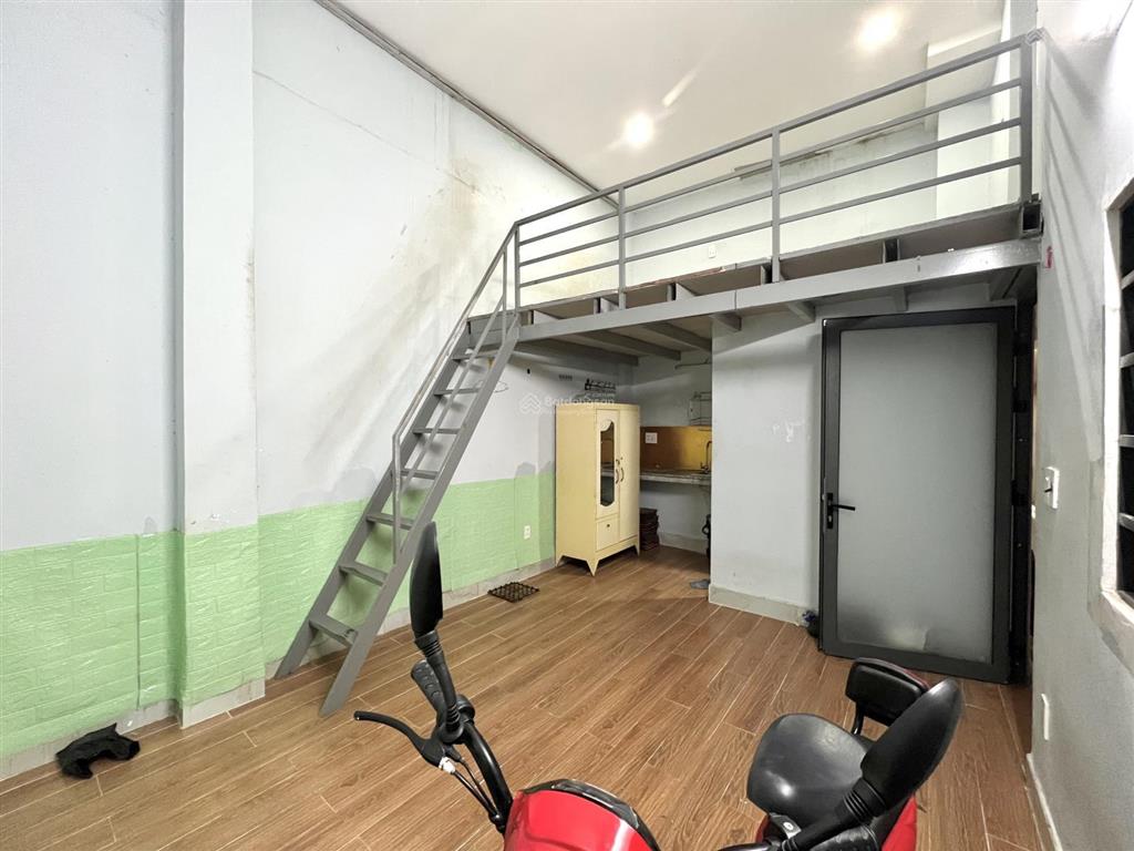 Cho thuê căn gác 40m2 trệt lầu 2wc nội thất cơ bản 4ng4xe đường 3/2 gần đh kinh tế ueh quận 10