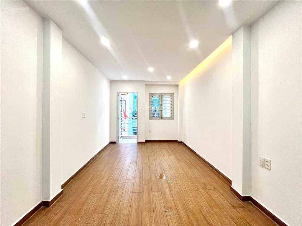 Căn hộ studio balcon 40m2 balcon lớn trống xa bếp tiện decor ngay chợ bàn cờ quận 3